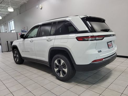 Used 2024 Jeep Grand Cherokee Limited 4xe AWD/4WD image 10