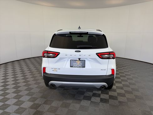 Used 2023 Ford Escape Active image 9