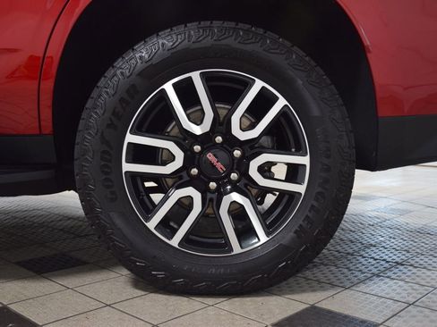 Used 2024 GMC Yukon AT4 AWD/4WD image 29