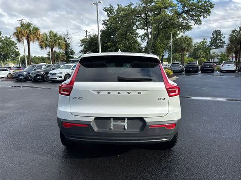 Used 2025 Volvo XC40 B5 Plus AWD/4WD image 16