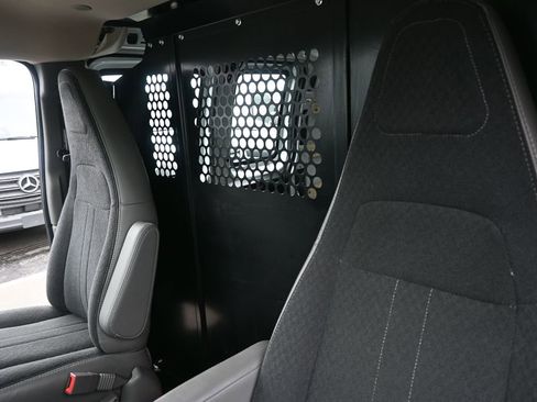 Used 2024 GMC Savana 2500 w/ Driver Convenience Package image 5