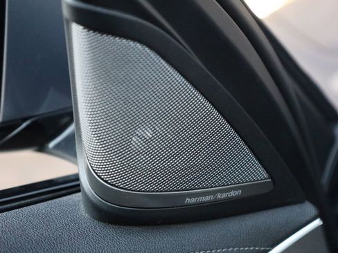 Used 2022 BMW M550i xDrive image 30