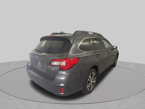 Used 2019 Subaru Outback 3.6R Limited AWD/4WD image 5
