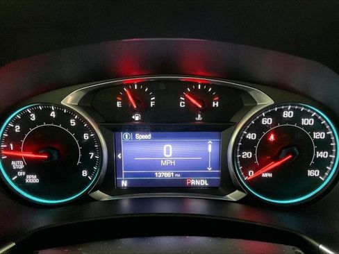 Used 2019 Chevrolet Equinox LT FWD image 20