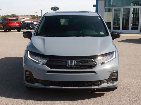 Used 2025 Honda Odyssey Sport-L image 2