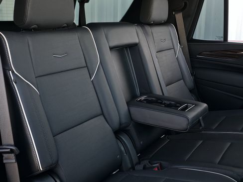 Used 2021 Cadillac Escalade Premium Luxury w/ Driver Assist Tech Package image 40