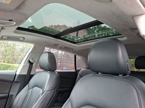 Used 2020 Audi Q8 Prestige w/ Prestige Package image 18