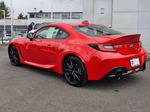 Certified 2024 Toyota GR86 Premium image 7