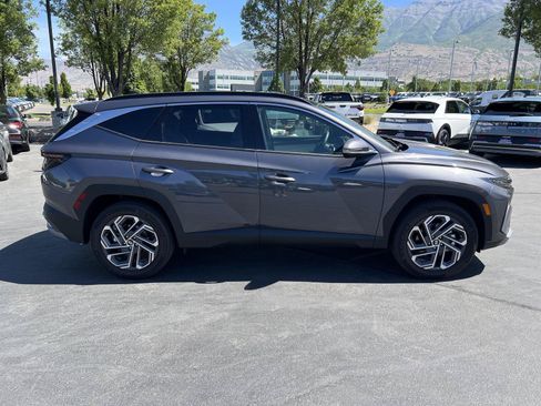 Certified 2025 Hyundai Tucson Limited AWD/4WD image 6
