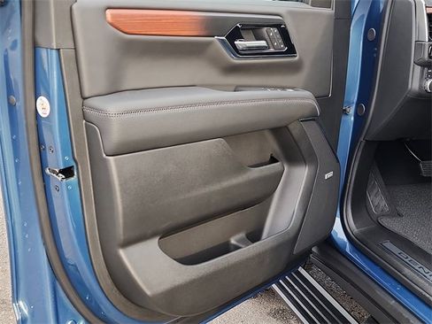 New 2026 GMC Yukon XL Denali w/ Sun & Power Step Package image 11