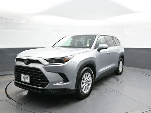 Certified 2025 Toyota Grand Highlander AWD image 1