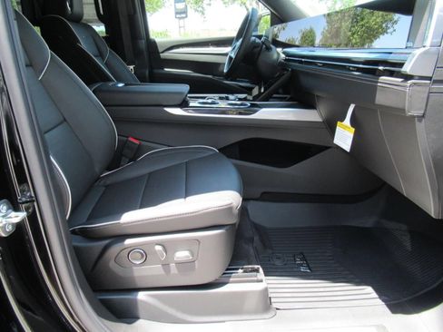 New 2026 Cadillac Escalade Sport w/ Touring Package AWD/4WD image 9