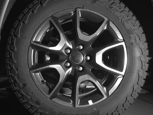 Used 2025 Jeep Compass Trailhawk image 14