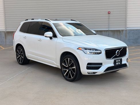 Used 2018 Volvo XC90 T6 Momentum w/ Momentum Plus Package AWD/4WD image 1