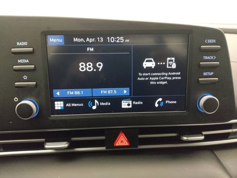 Used 2025 Hyundai Elantra SE FWD image 25