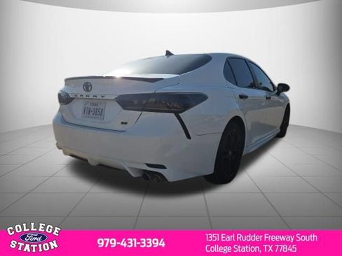 Used 2020 Toyota Camry SE FWD image 4