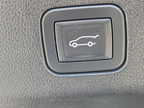 Used 2024 GMC Yukon XL Denali AWD/4WD image 20