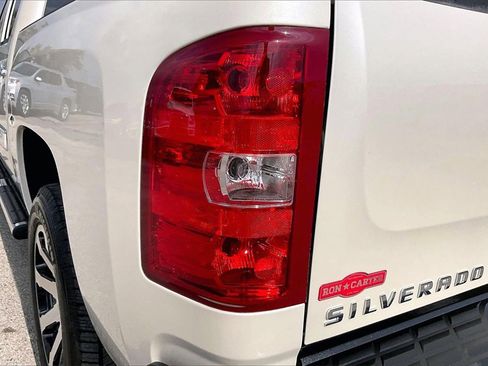 Used 2013 Chevrolet Silverado 1500 LTZ w/ LTZ White Diamond Edition image 19