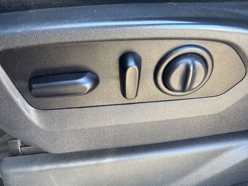 Used 2020 Chevrolet Silverado 1500 LT Trail Boss AWD/4WD image 38