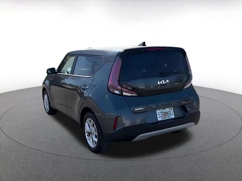 Used 2025 Kia Soul LX w/ LX Technology Package FWD image 11