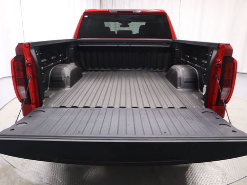 Used 2023 GMC Sierra 1500 SLE AWD/4WD image 16