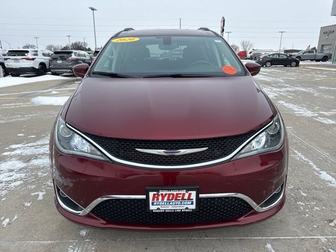 Used 2020 Chrysler Pacifica Touring-L Plus image 28