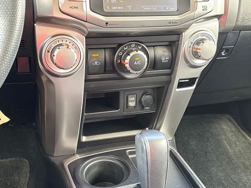 Used 2016 Toyota 4Runner SR5 Premium RWD image 22