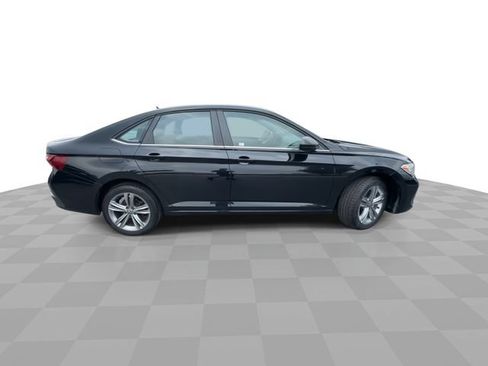 Used 2024 Volkswagen Jetta SE FWD image 9