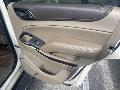 Used 2015 GMC Yukon SLT w/ HD Trailering Package image 13