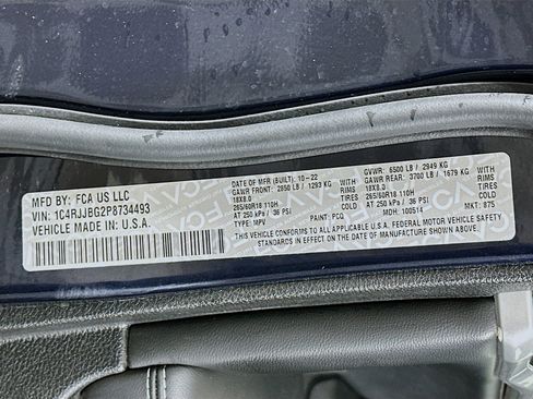 Used 2023 Jeep Grand Cherokee L Limited image 12