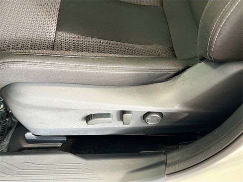 Certified 2025 Subaru Outback Premium w/ Popular Package #1A image 21