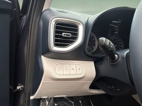 Used 2021 Hyundai Venue w/ Cargo Package FWD image 21