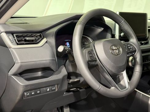 Certified 2023 Toyota RAV4 XLE Premium AWD/4WD image 17