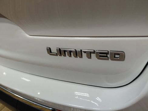 Certified 2024 Jeep Grand Cherokee L Limited w/ Luxury Tech Group II image 24