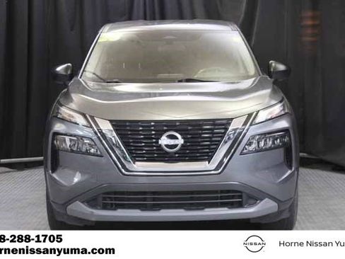 Used 2023 Nissan Rogue S image 2