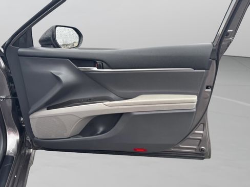 Used 2023 Toyota Camry SE image 38