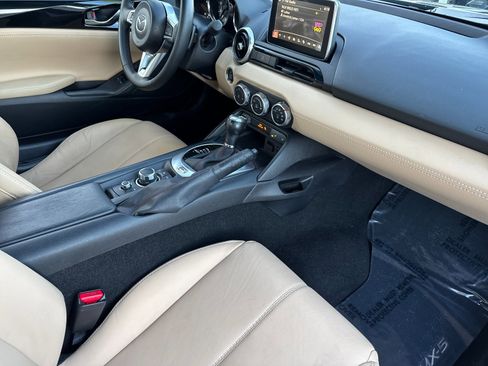 Used 2017 MAZDA MX-5 Miata RF Grand Touring image 13