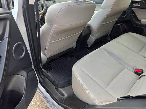 Used 2015 Subaru Forester 2.5i Limited AWD/4WD image 28