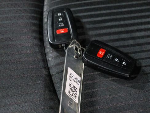 Certified 2022 Toyota Prius Prime LE FWD image 28
