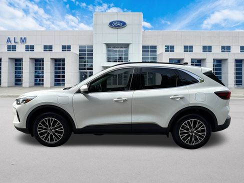 New 2025 Ford Escape SE image 8