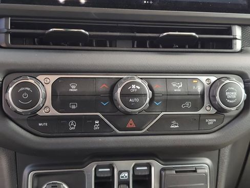 Used 2024 Jeep Wrangler Rubicon w/ XTREMEE 35" Tire Package image 22