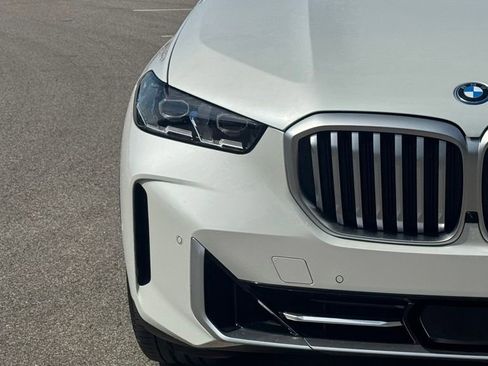 Used 2024 BMW X5 xDrive50e w/ Executive Package AWD/4WD image 8