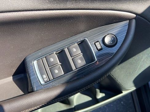 Used 2017 Chevrolet Impala Premier image 27