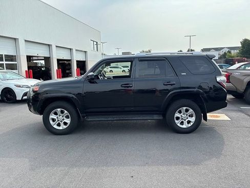Used 2016 Toyota 4Runner SR5 AWD/4WD image 14