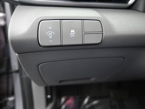Used 2025 Hyundai Elantra SEL FWD image 28