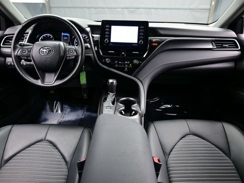 Used 2024 Toyota Camry SE FWD image 17