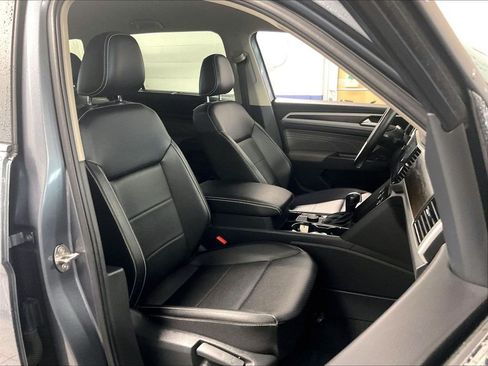 Used 2023 Volkswagen Atlas SE w/ Black Wheel Package AWD/4WD image 11