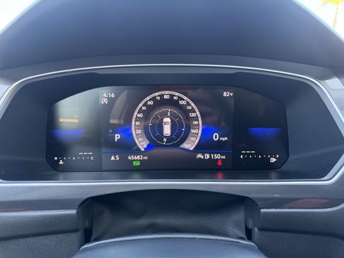 Used 2024 Volkswagen Tiguan SE image 31