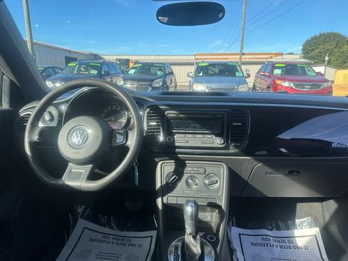Used 2012 Volkswagen Beetle 2.5 image 9