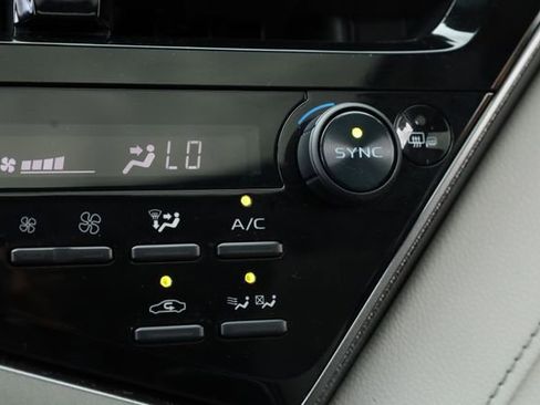 Used 2024 Toyota Camry XSE image 17